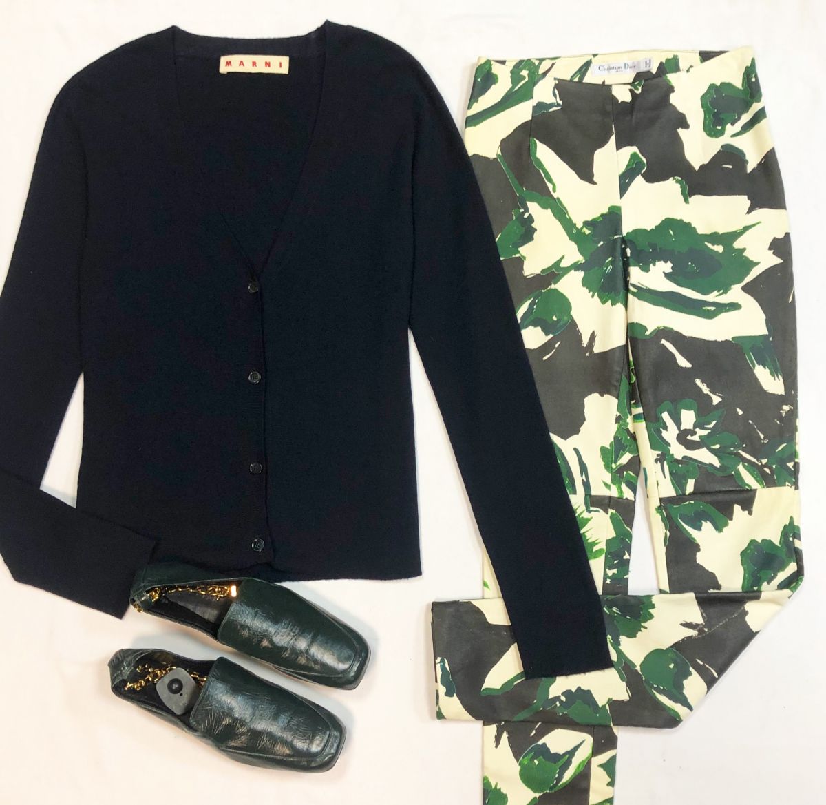Брюки/кожа/ Dior размер 36 цена 23 078 руб
Кофта MARNI размер 44 цена 6 154 руб