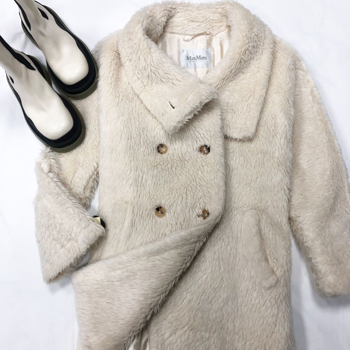 Шубка Тедди укороченная Max Mara размер 36
Цена 12 513 руб