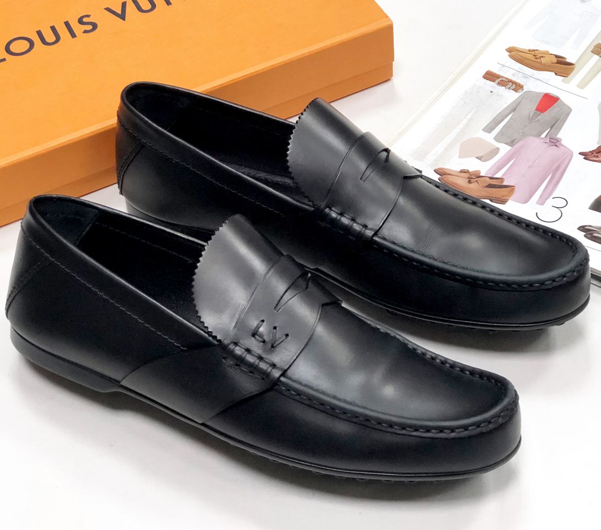 Лоферы Louis Vuitton размер 43.5 цена 15 655 руб

