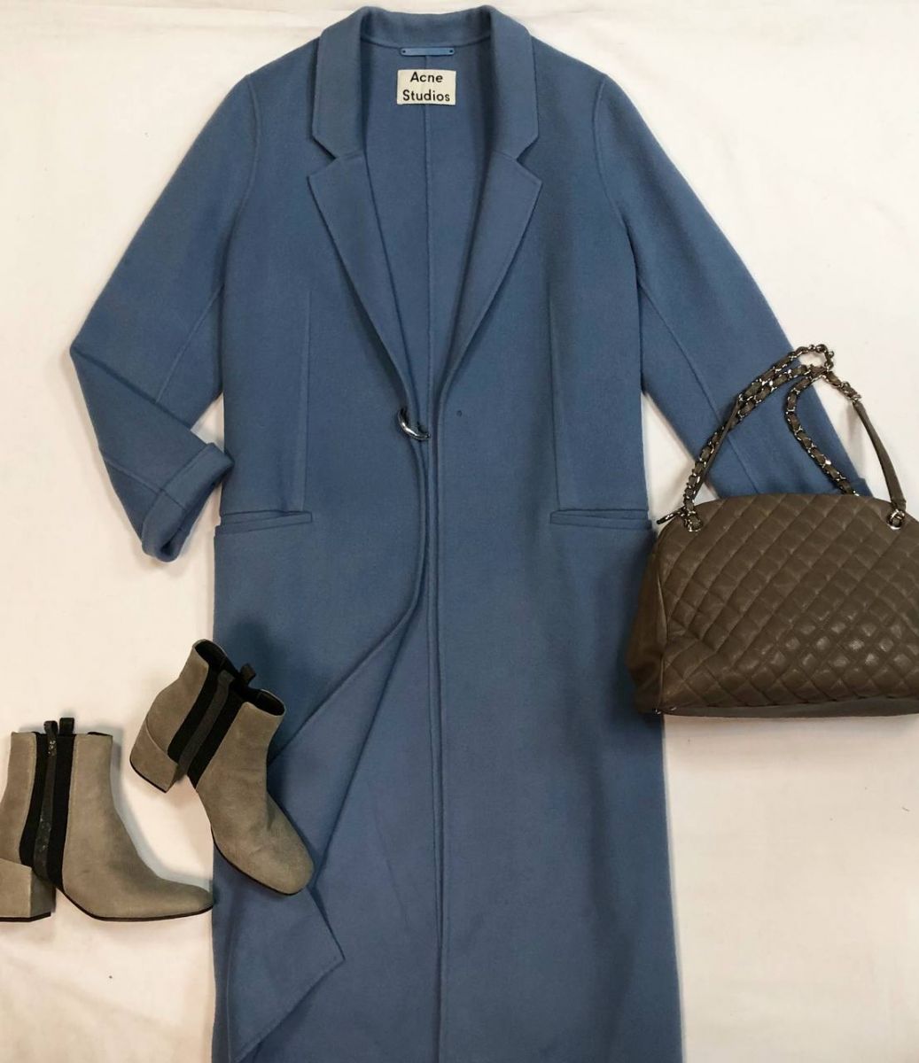 Пальто Acne размер 38 цена 30 770 руб
Ботинки Brunello Cucinelli размер 38 цена 46 155 руб
Сумка Chanel