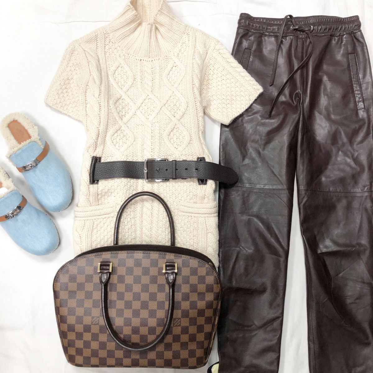 Свитер /кашемир/ HERMES размер S цена 62 620 руб 
Брюки /кожа/ BRUNELLO CUCCINELLI размер S цена 23 483 руб
Сабо HERMES размер 39 цена 78 275 руб /новые/ 
Сумки CELINE / LOUIS VUITTON / GUCCI