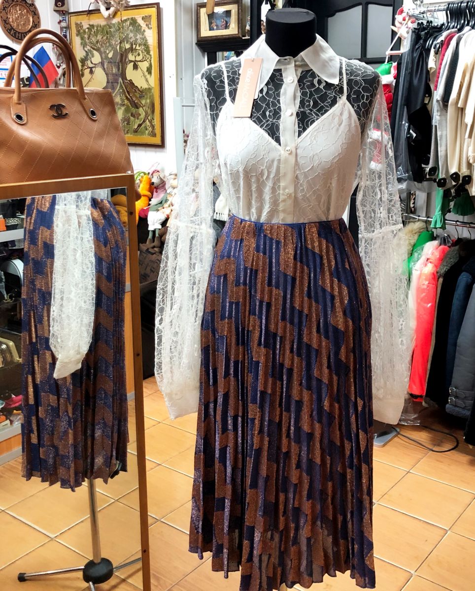 Блузка/ ажур/Alice McCall размер 40 цена 10 959 руб
Юбка MISSONI размер M цена 10 969 руб