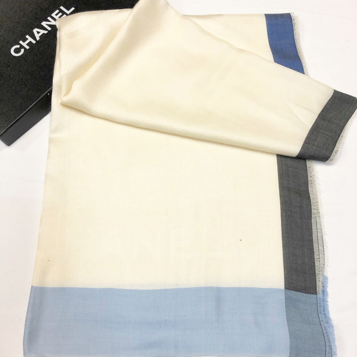 палантин Chanel цена 15 385 руб 