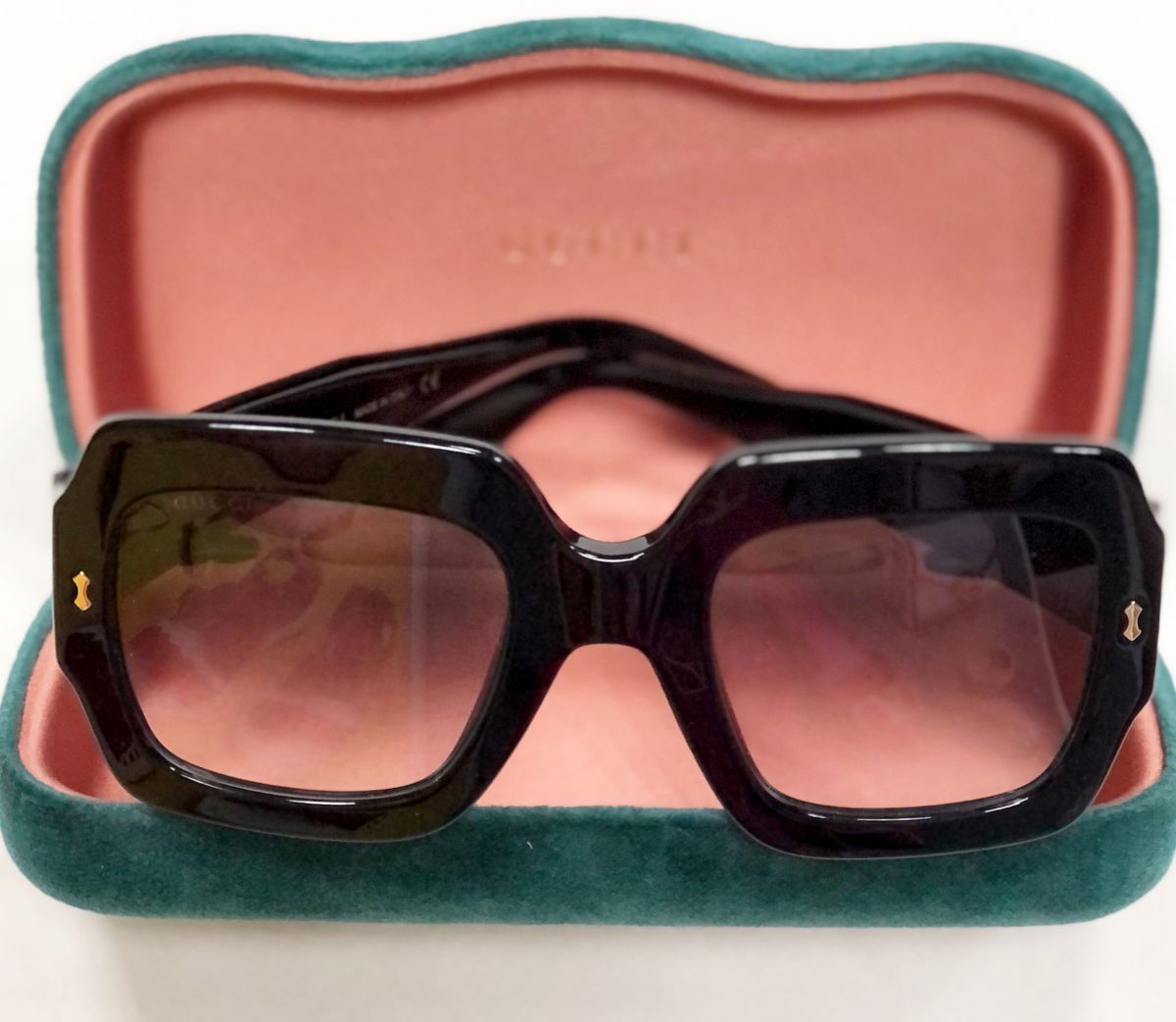 Очки Gucci цена 39 138 руб
