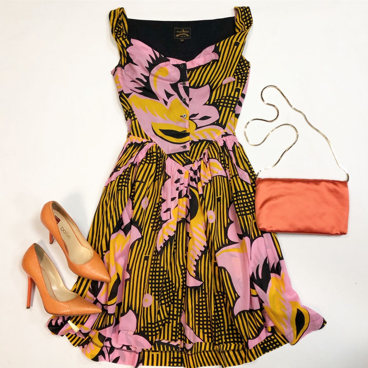 Платье Vivienne Westwood размер 40 цена 6 154 рубТуфли Ballin размер 37 цена 4 616 рубКлатч Lanvin