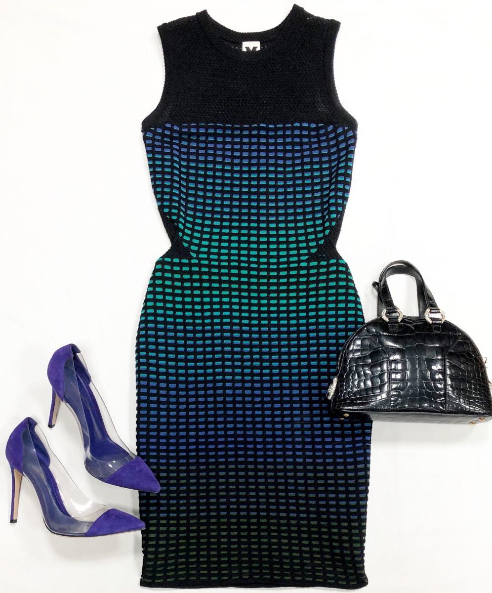 Платье Missoni размер 38 цена 7 828 руб
Туфли Gianvito Rossi размер 38.5 цена 23 483 руб
Сумка Ysl