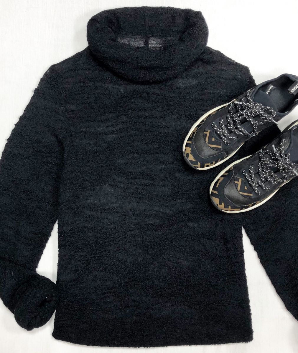 Водолазка Chanel размер 42 цена 31 310 руб
Кроссовки Fendi размер 38 цена 28 179 руб
