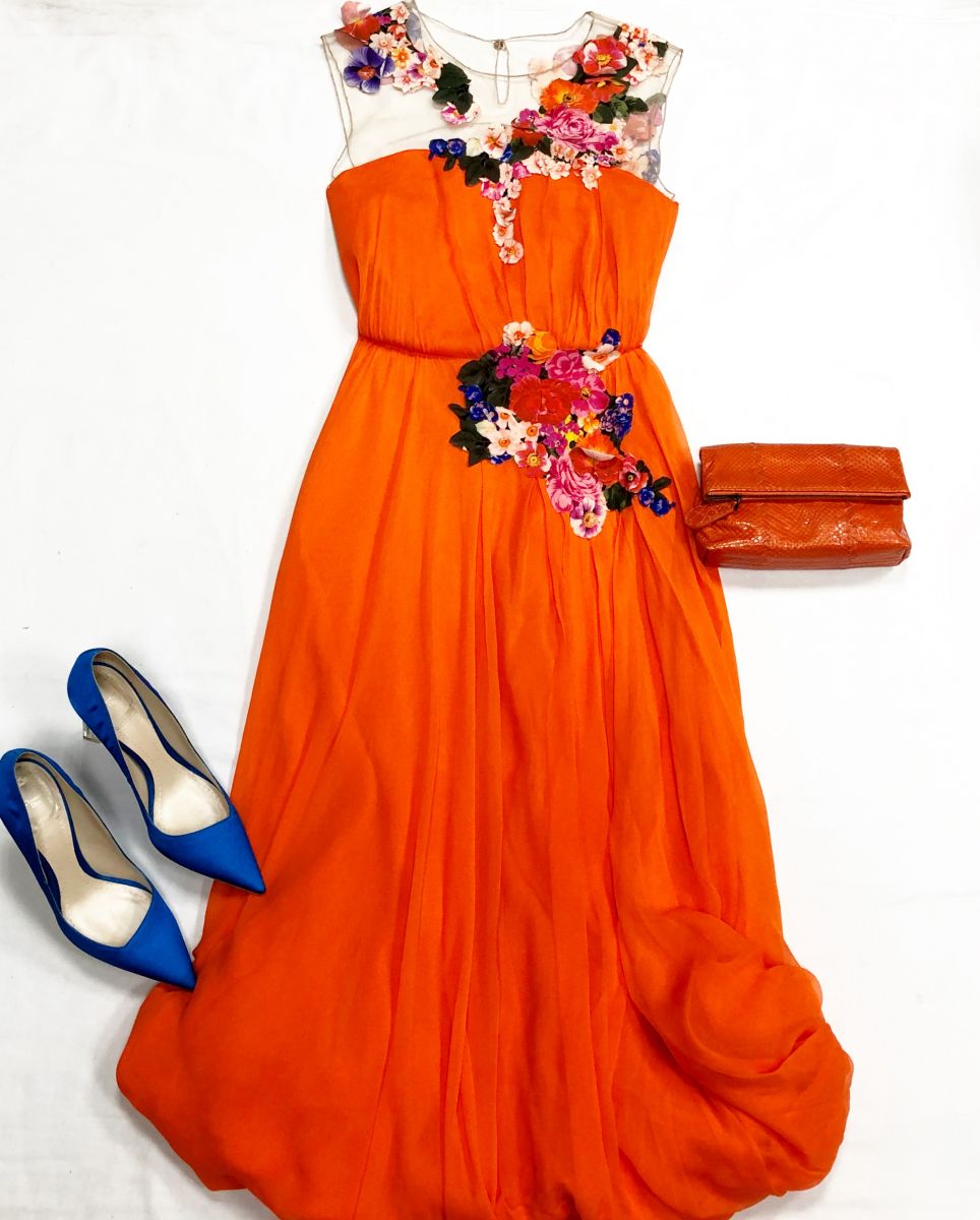 Платье Alberta Ferretti размер 44 цена 23 483 руб
Туфли Christian Dior размер 39 цена 23 483 руб
Клатч BOTTEGA VENETA