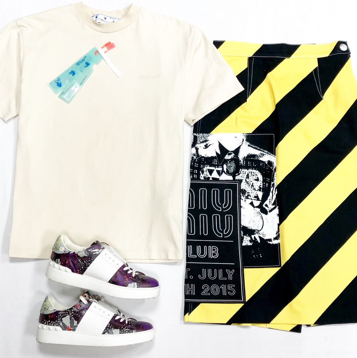 Футболка Off White размер M цена 10 959 руб
Юбка Miu Miu размер 40 цена 12 524 руб
Кеды Valentino размер 37.5 цена 15 655 руб
