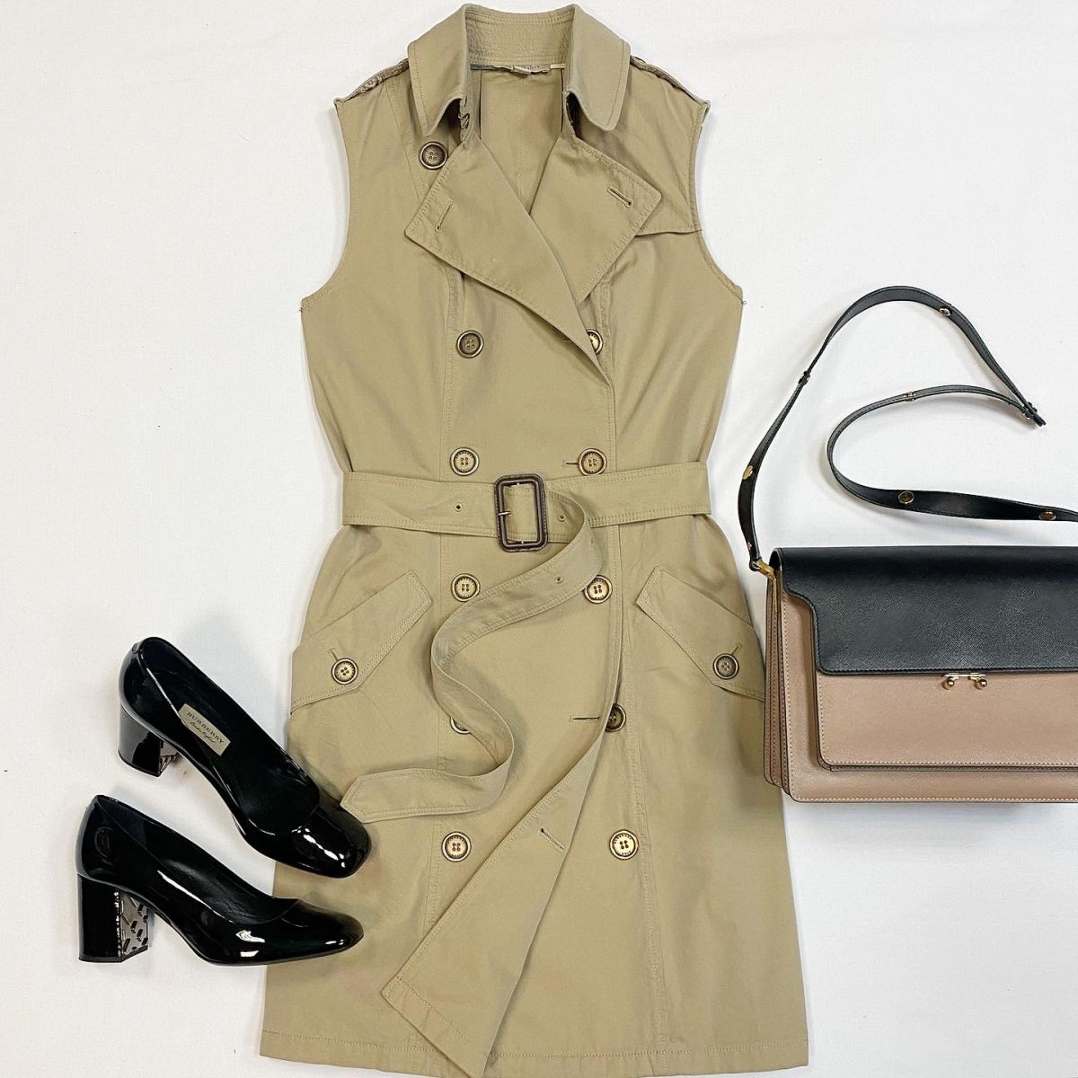 Платье Burberry размер 40 цена 13 847 рубТуфли Burberry размер 39 цена 15 385 рубСумка Marni