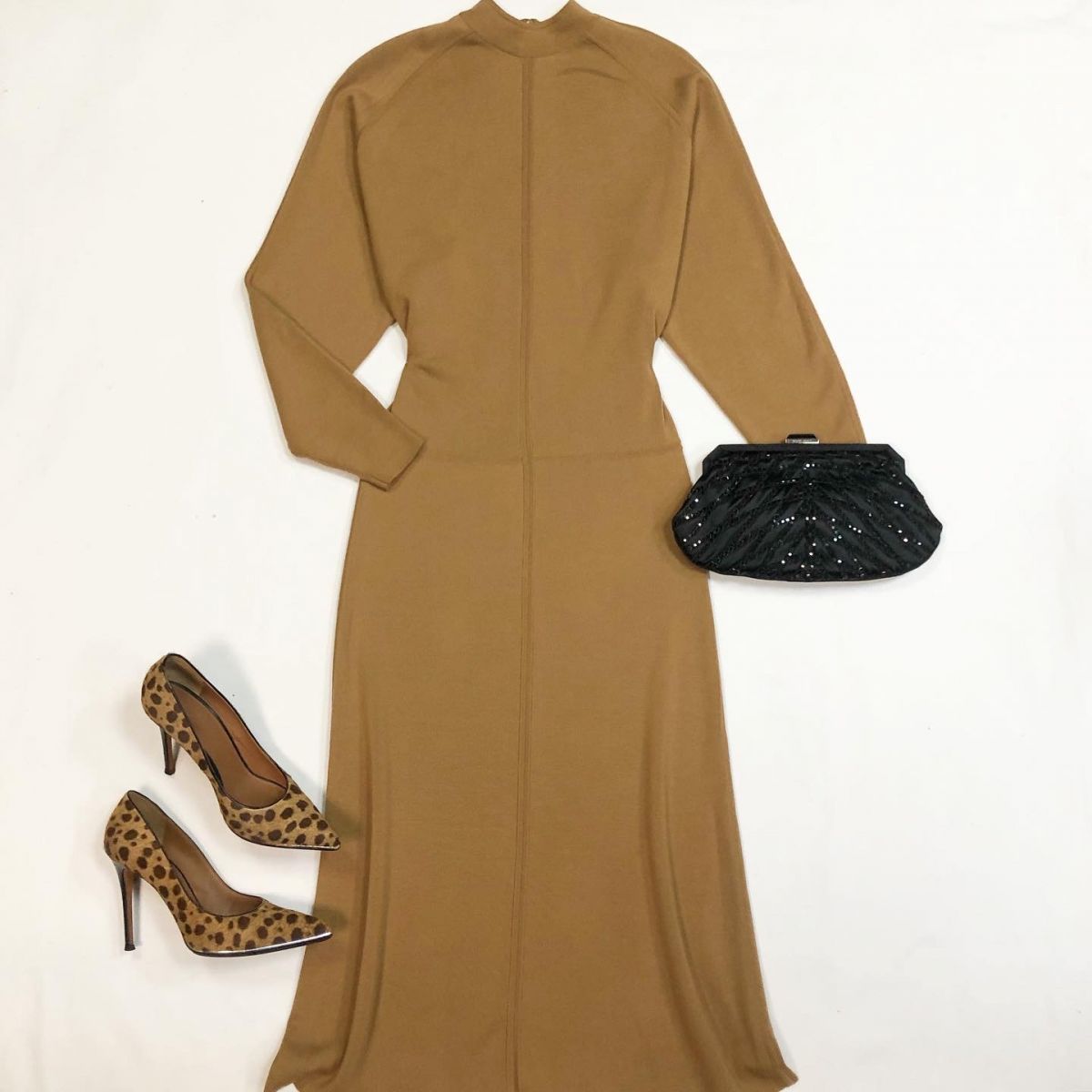 Платье Saint Laurent размер XS цена 18 463 рубТуфли Givenchy размер 38 цена 10 770 рубКлатч Armani