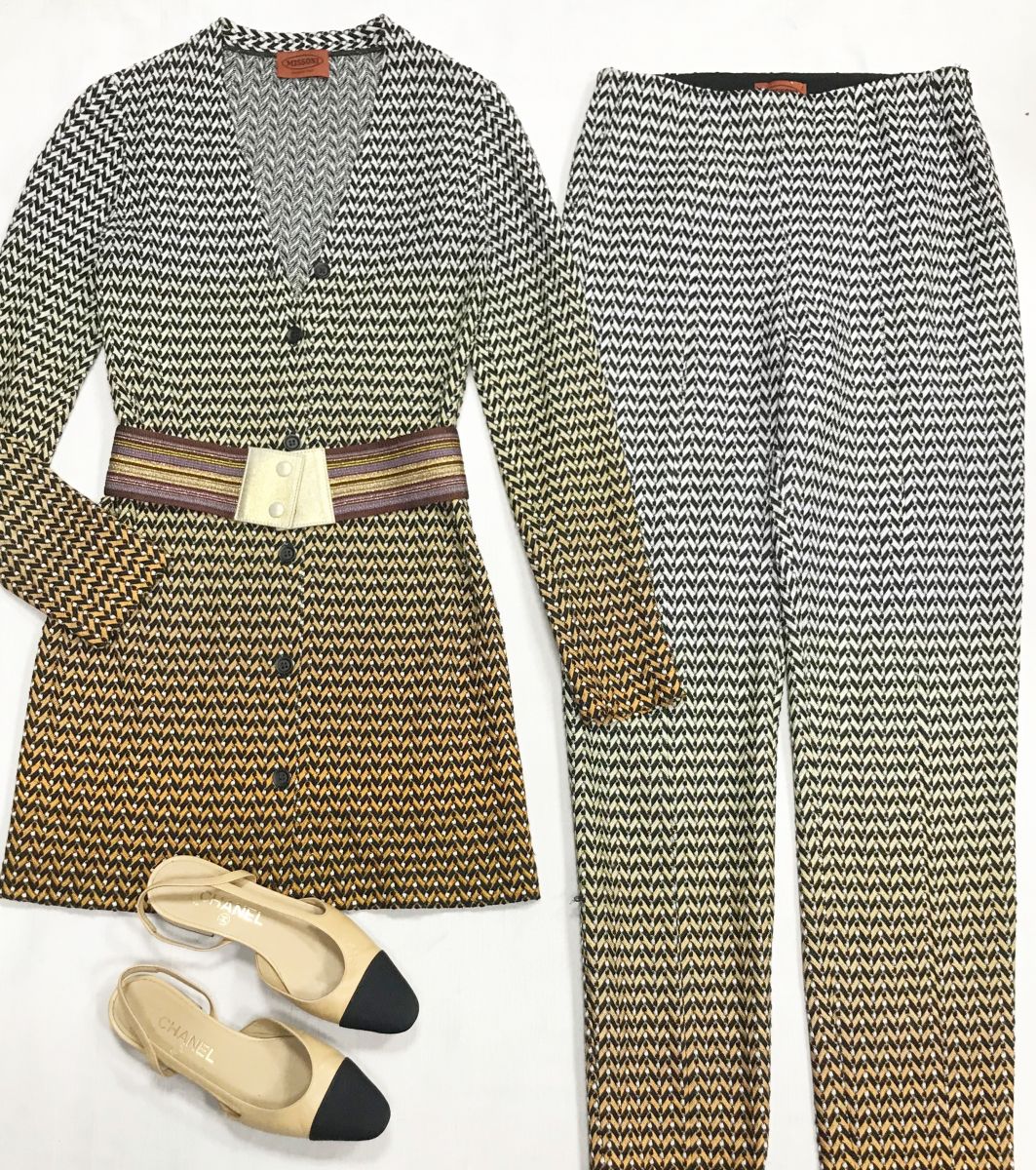 Костюм Missoni размер 38 цана 15 655 руб
Мюли Chanel размер 36 цана 46 965 руб