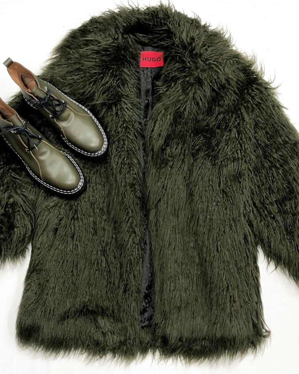 Шуба Boss размер 40 цена 23 483 руб
Ботинки 40 цена 23 483 руб