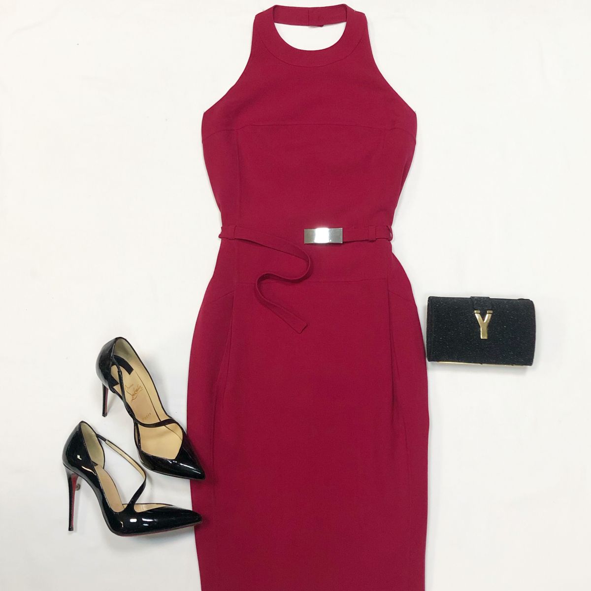 Платье Celine размер 36 цена 7 693 рубТуфли Louboutin размер 37.5 цена 23 078 рабКлатч Ysl