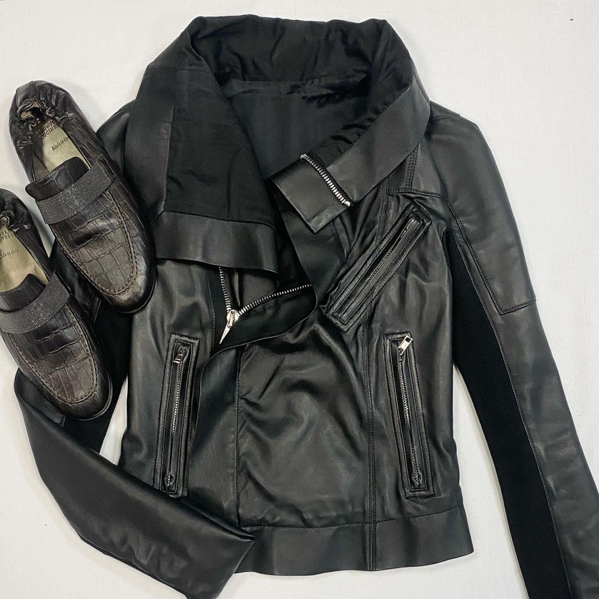 Куртка/кожа/ Rick Owens размер S цена 23 078 рубЛоферы Brunello Cucinelli ра38 цена 38 463 руб