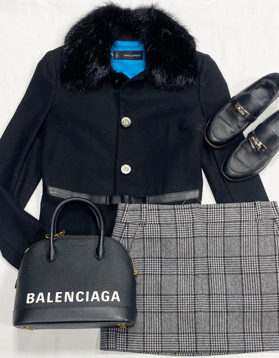 Полупальто Dsquared размер 44 цена 10 959 руб
Юбка Tibi размер 2 цена 4 697 руб
Лоферы Hermes размер 36 цена 46 965 руб
Сумка Balenciaga 