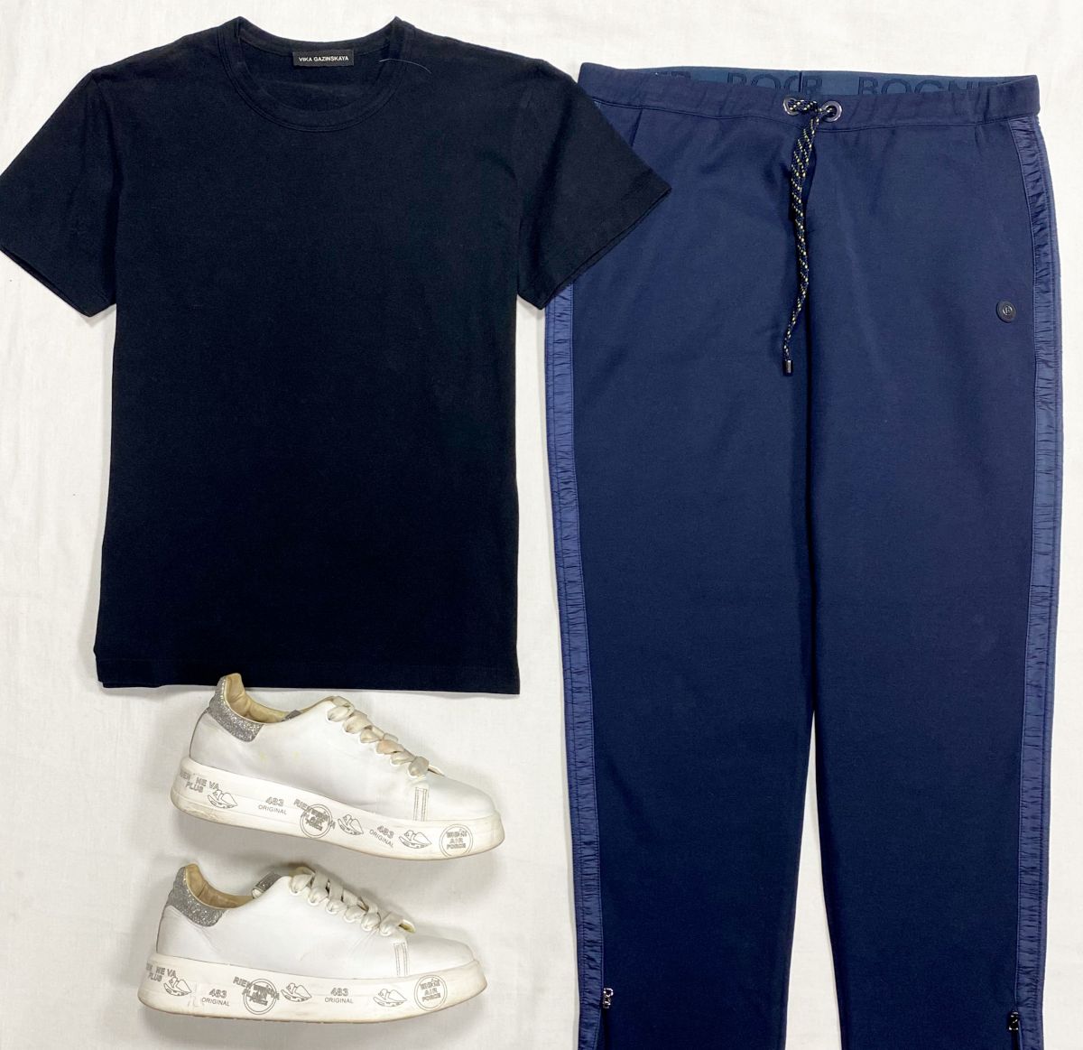 Брюки Bogner размер 38 цена 7 828 руб
Футболка Vika Gazinskaya размер M цена 7 828 руб
Кроссовки Premiata размер 38 цена 4 697 руб