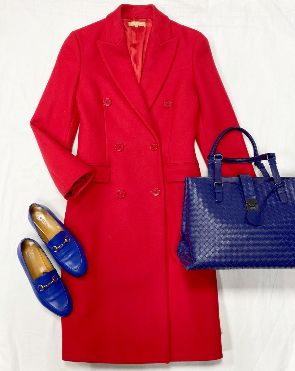 Пальто Michael Kors размер 4 цена 23 483 руб Лоферы Gucci размер 37 цена 23 483 руб Сумка Bottega Veneta