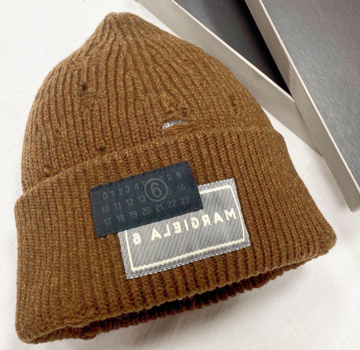 Шапка Maison Martin Margiela цена 15 655 руб 