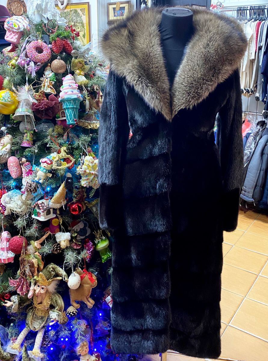 Шуба/ мех норки/ размер 42 цена 109 585 руб