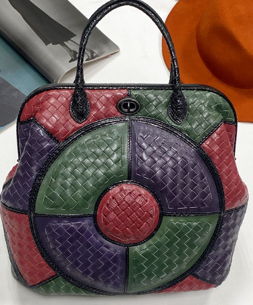 Сумка Bottega Veneta размер 30/30 цена 78 275 руб
