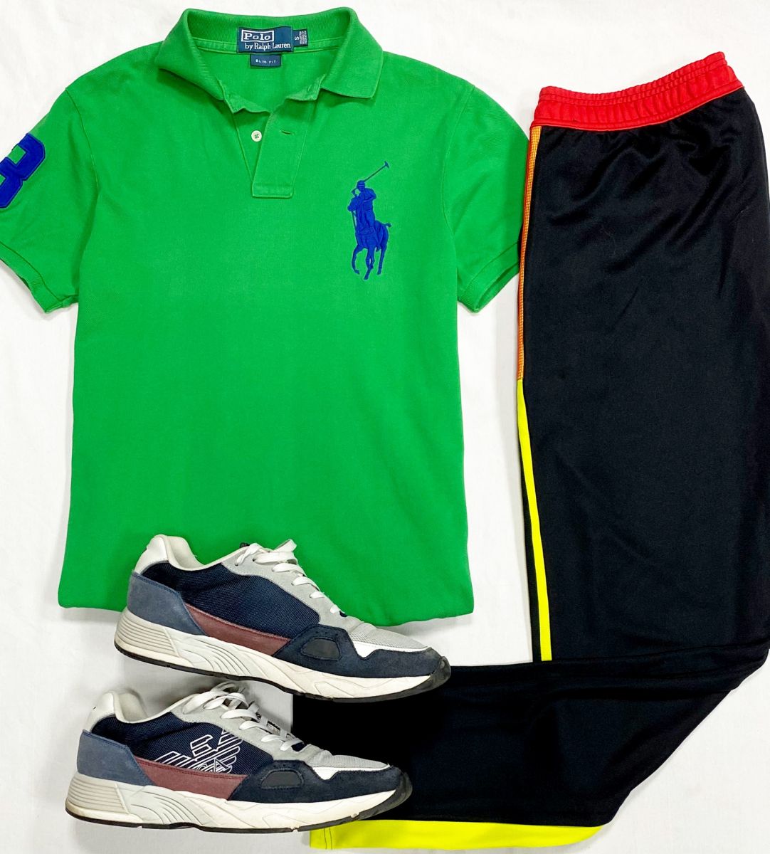 #mectamen Поло Ralph Lauren размер S цена 2 348 руб
Брюки Adidas размер L цена 2 348 руб
Кроссовки Armani размер 45 цена 6 262 руб