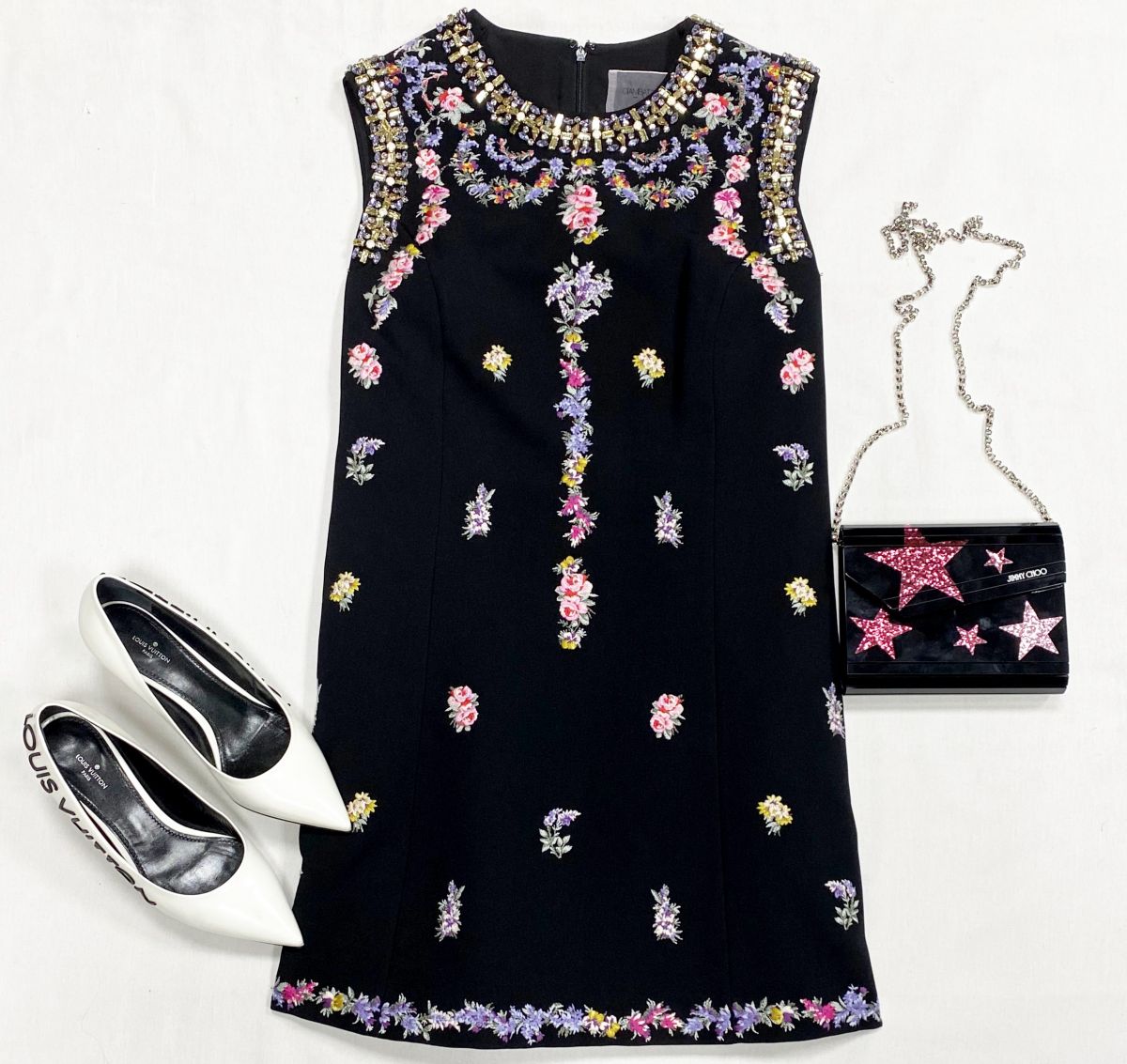 Платье Giam Battista Vallli hm размер 42 цена 7 693 руб
Туфли Louis Vuitton размер 38 цена 23 078 руб
Сумка Jimmy Choo 