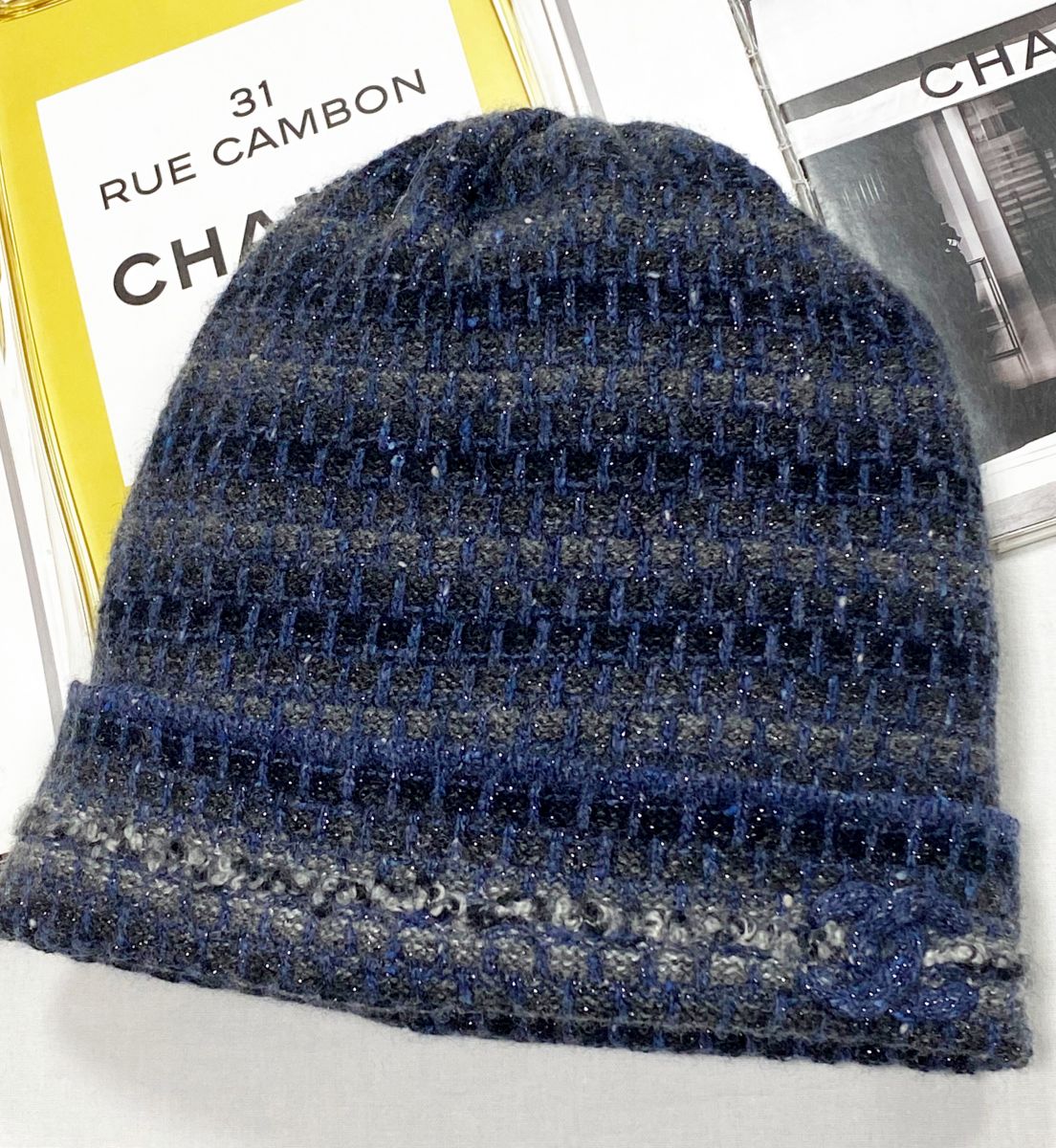 Шапка /люрекс/ Chanel цена 39 138 руб
