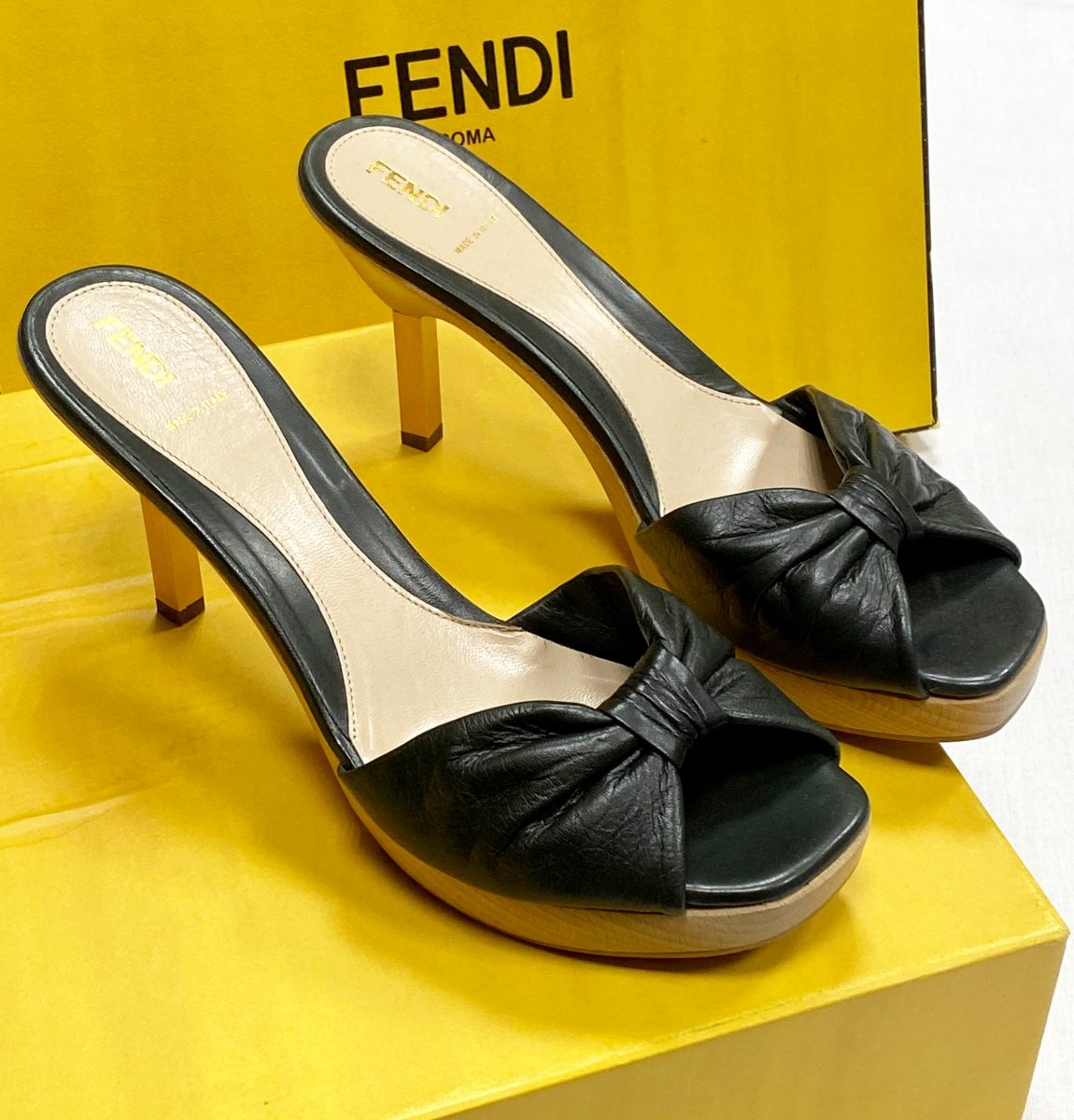 
Сабо Fendi размер 42 цена 15 655 руб
