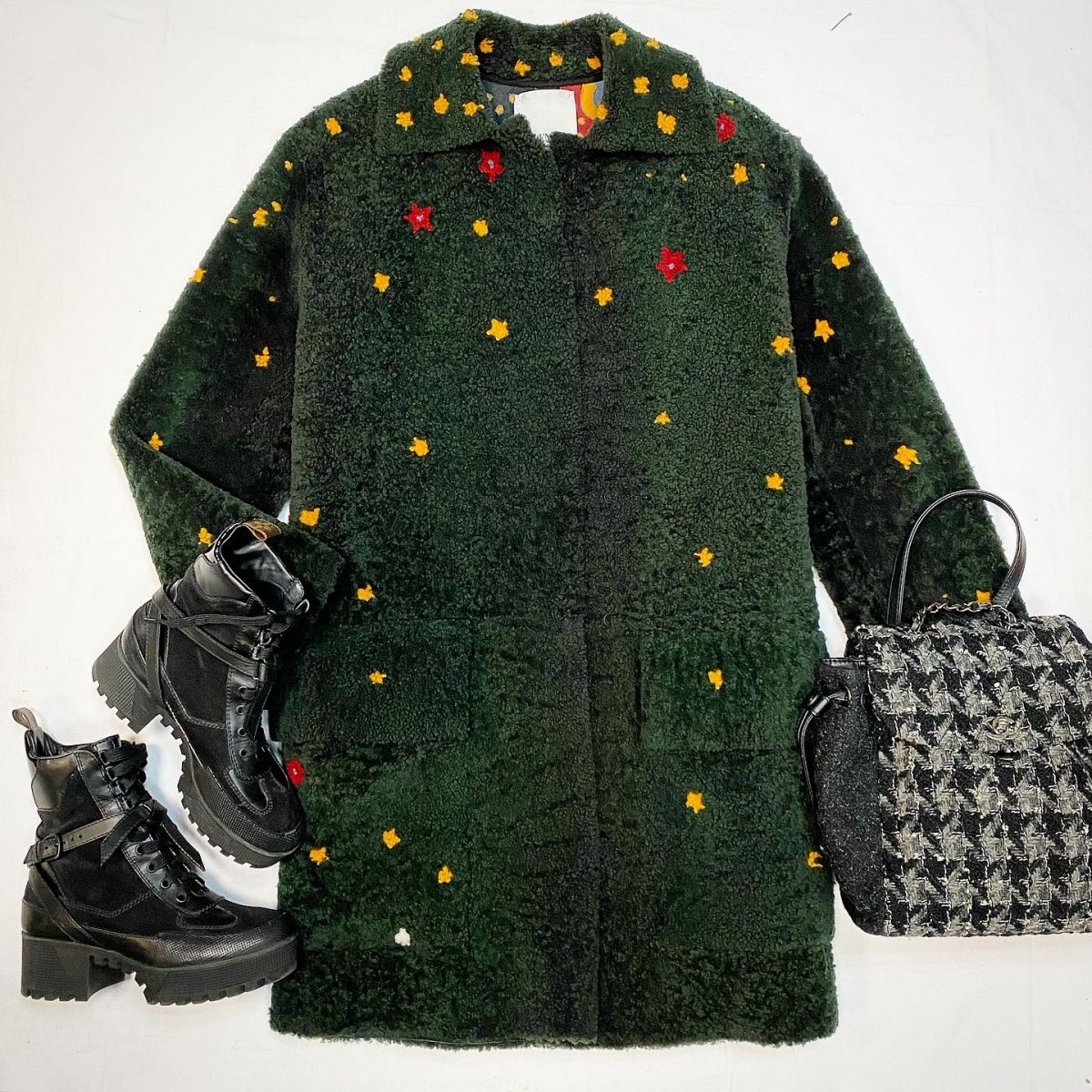 Дублёнка Valentino размер 40 цена 98 464 руб Ботинки Louis Vuitton размер 37 цена 46 155 рубРюкзак Chanel