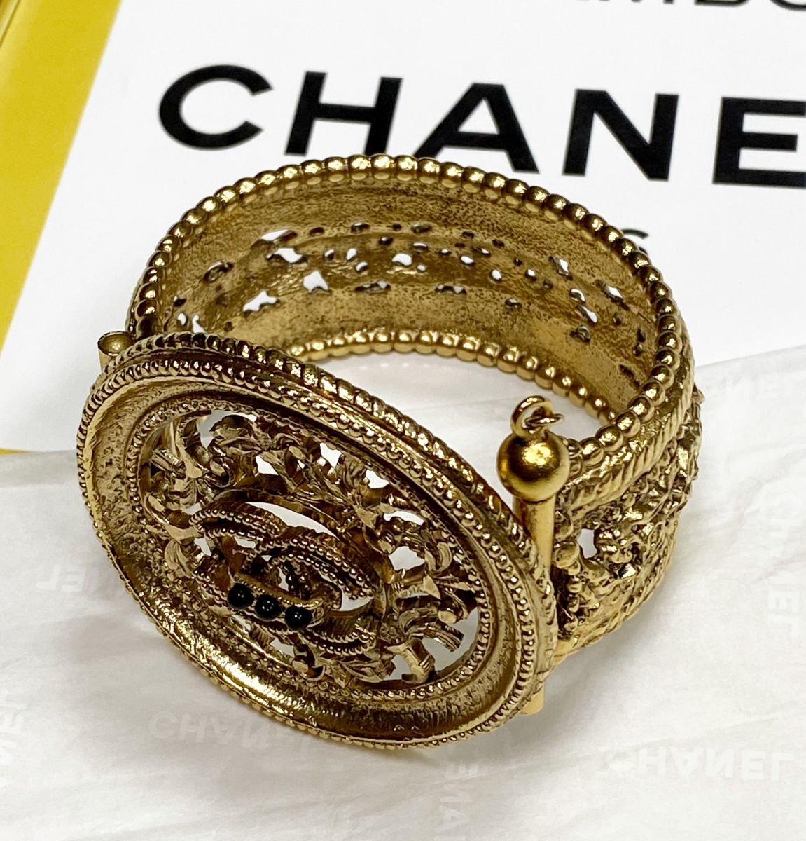 Браслет Chanel цена 109 585 руб