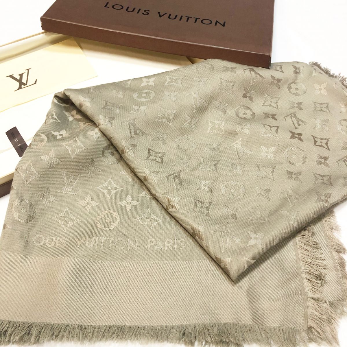 Палантин Louis Vuitton размер 140/140 цена 23 078 руб 