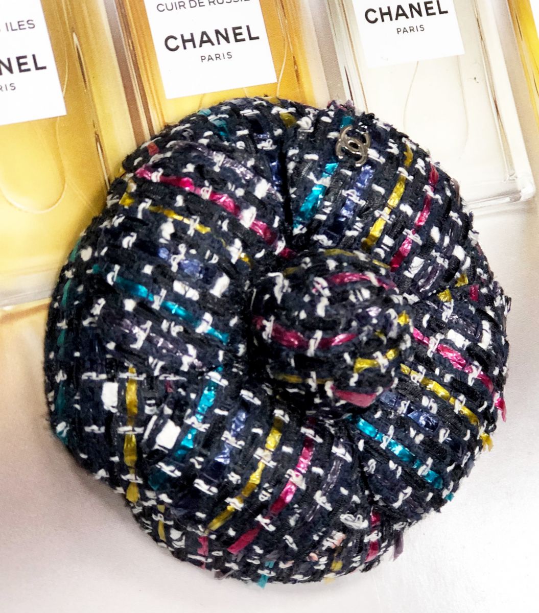 Брошка /твид/ Chanel цена 23 483 руб 