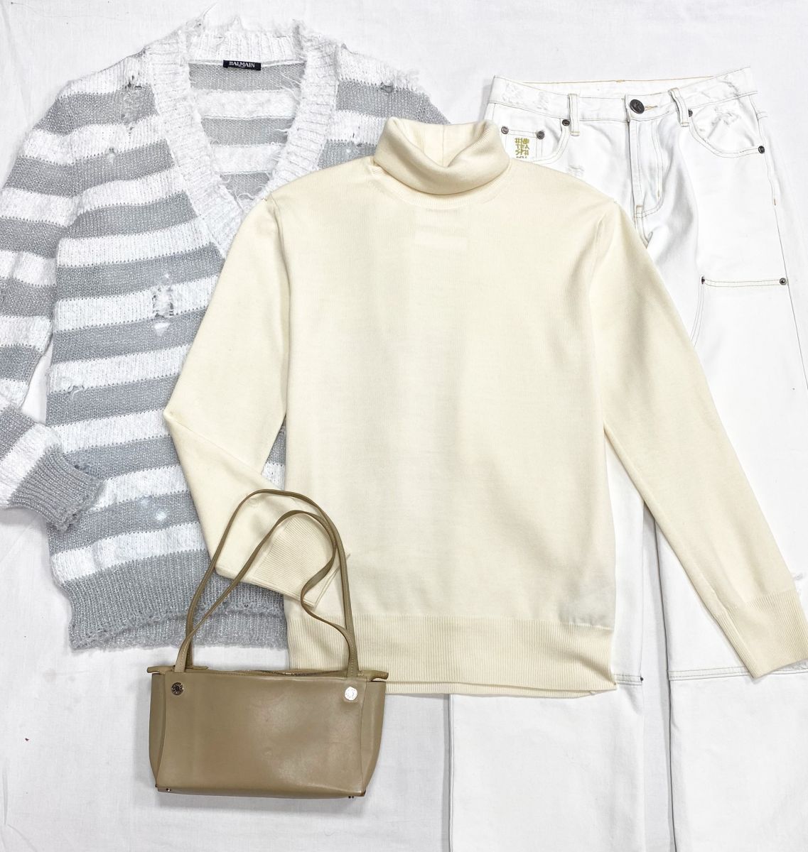 Кофта Jil  Sander размер 36 цена 23 483 руб
Кофта Balmain размер 36 цена 12 524 руб
Джинсы Oneteaspoon размер 38 цена 12 524 руб
Сумочка Hermes 