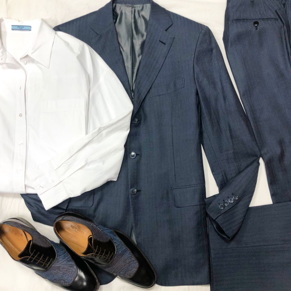 #Mechtamen
Костюм BRIONI размер 50/M цена 23 483 руб 
Рубашки BROOKS BROTHERS 1818 / ETRO/ PRADA