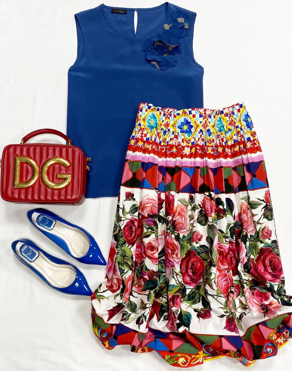 Юбка Dolce Gabbana размер 42 цена 15 655 рубТоп Peserico размер 46 цена 6 262 рубБалетки Christian Dior размер 37 цена 10 959 рубСумка Dolce Gabbana