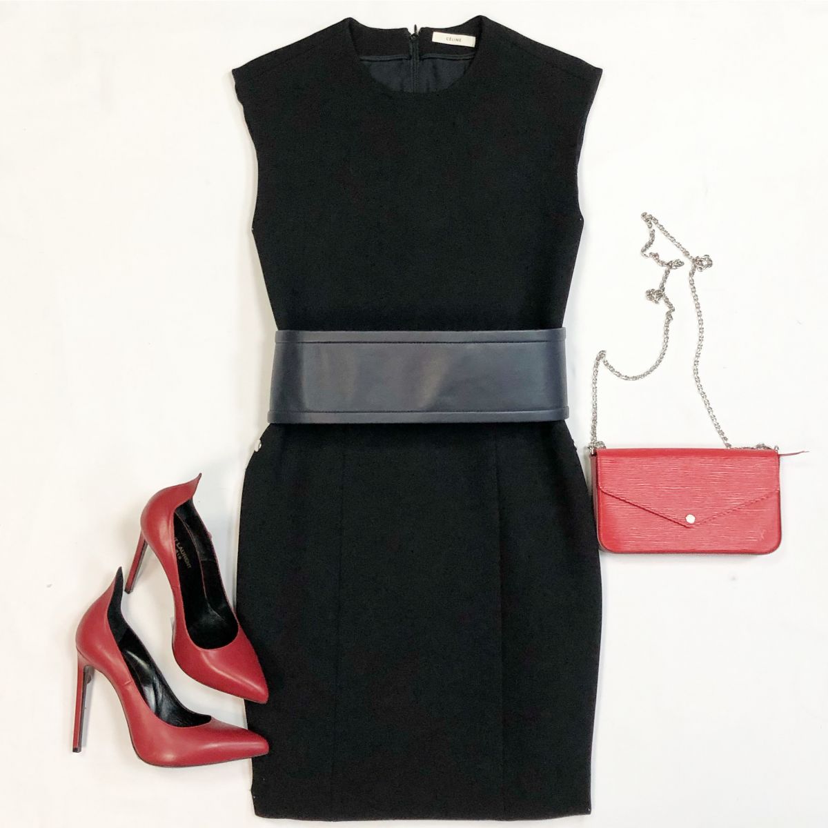 Платье Celine размер 36 цена 15 385 рубТуфли Saint Laurent размер 39 цена 15 385 рубСумка Louis Vuitton