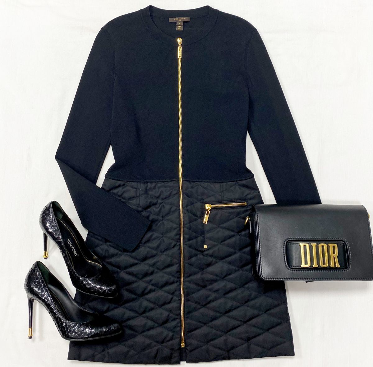 Платье Louis Vuitton размер S цена 23 483 руб 
Туфли Tom Ford размер 38 цена 10 959 руб 
Сумка Christian Dior