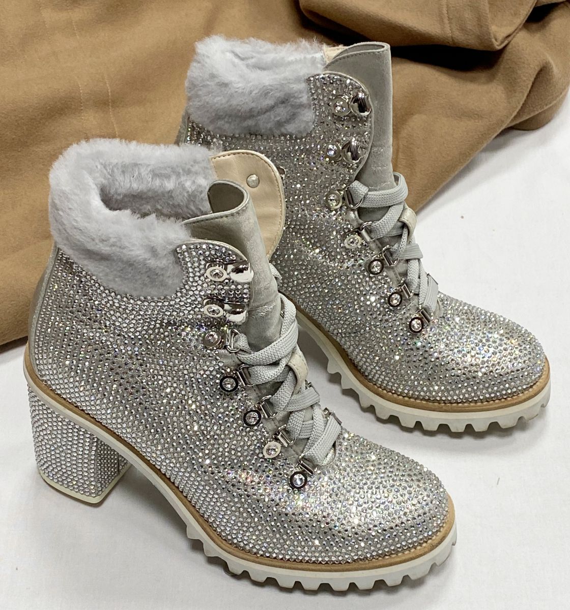 Ботинки/ камни/ Le Silla размер 38.5 цена 23 483 руб

 