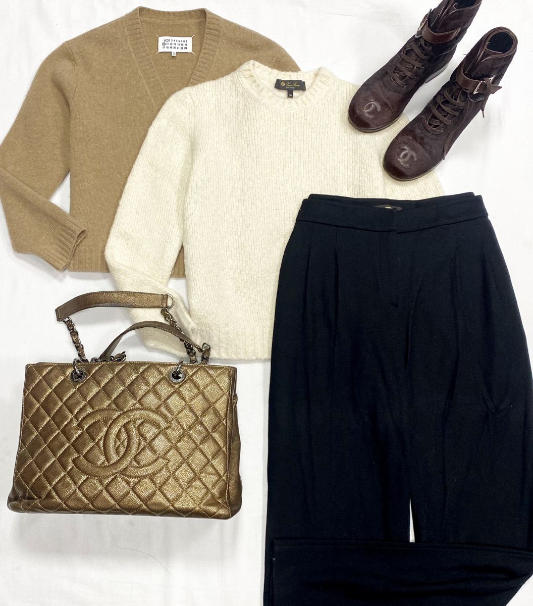 Кофта-Кардиган Maison Martin Margiela размер S цена 15 655 рубКофта размер 36 цена 15 655 рубБрюки Windsor размер 40 цена 15 655 рубБотинки Chanel размер 36 цена 39 138 рубСумка Chanel