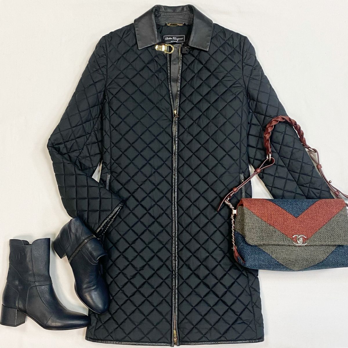 Пальто Salvatore Ferragamo размер 46 цена 23 078 рубБотинки Chanel размер 39 цена 23 078 рубСумка Chanel
