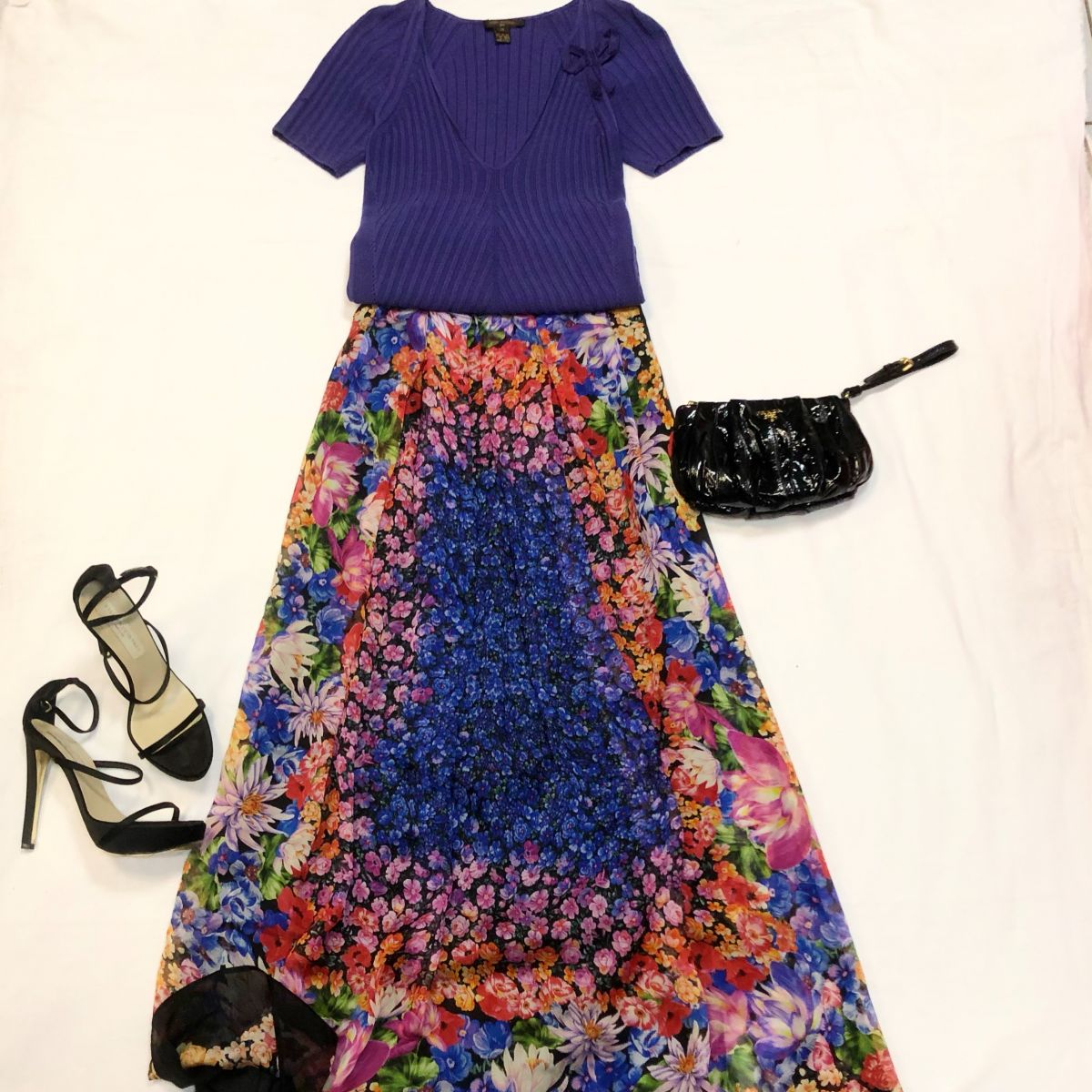 Кофта Louis Vuitton размер М цена 3 078 руб Юбка /шёлк/шифон/ Alberta Ferretti размер 38/42 цена 15 385 руб Клатч Prada