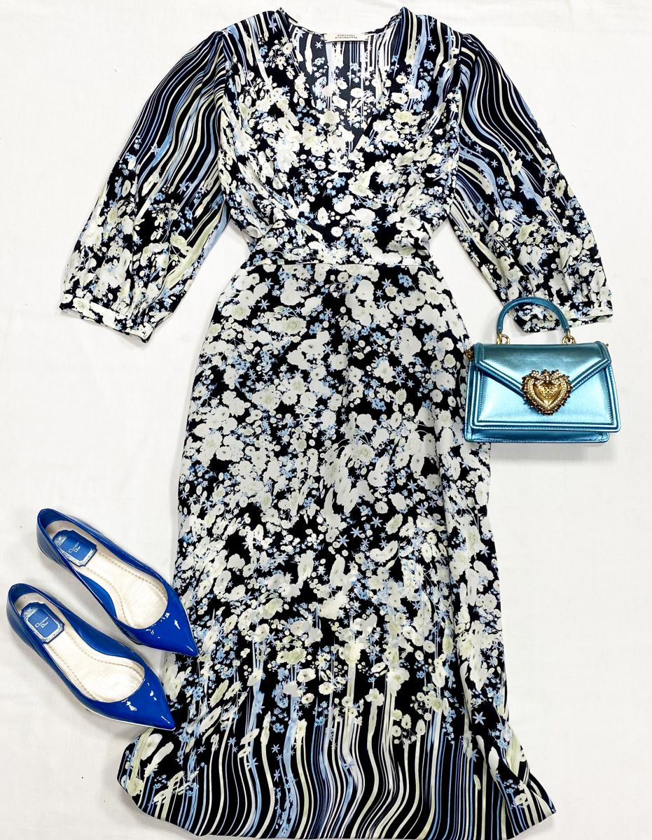 Платье Dorothee Schumacher размер 2 цена 18 786 руб
Балетки Christian Dior размер 37 цена 10 959 руб
Сумка Dolce Gabbana 