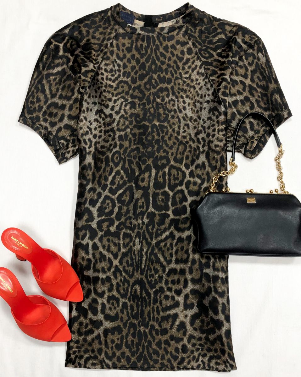 Платье Lanvin размер 38 цена 7 828 руб
Сабо Saint Laurent размер 39 цена 31 310 руб
Сумка Dolce Gabbana