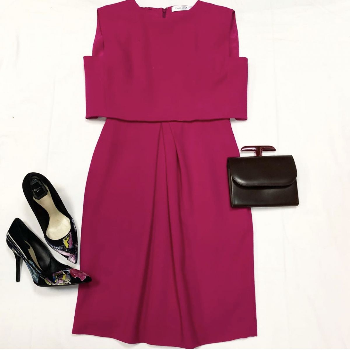 Платье Christian Dior размер 38/42 цена 23 078 руб Туфли Christian Dior размер 38 цена 10 770 руб Клатч Christian Dior