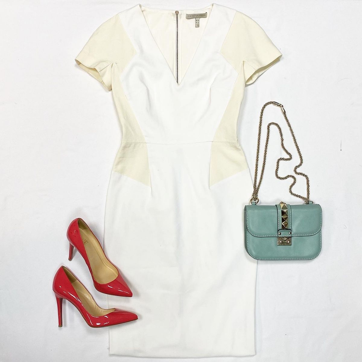 Платье Victoria Beckham размер 44 цена 23 078 руб Туфли Louboutin размер 38.5 цена 7 693 руб Сумка Valentino