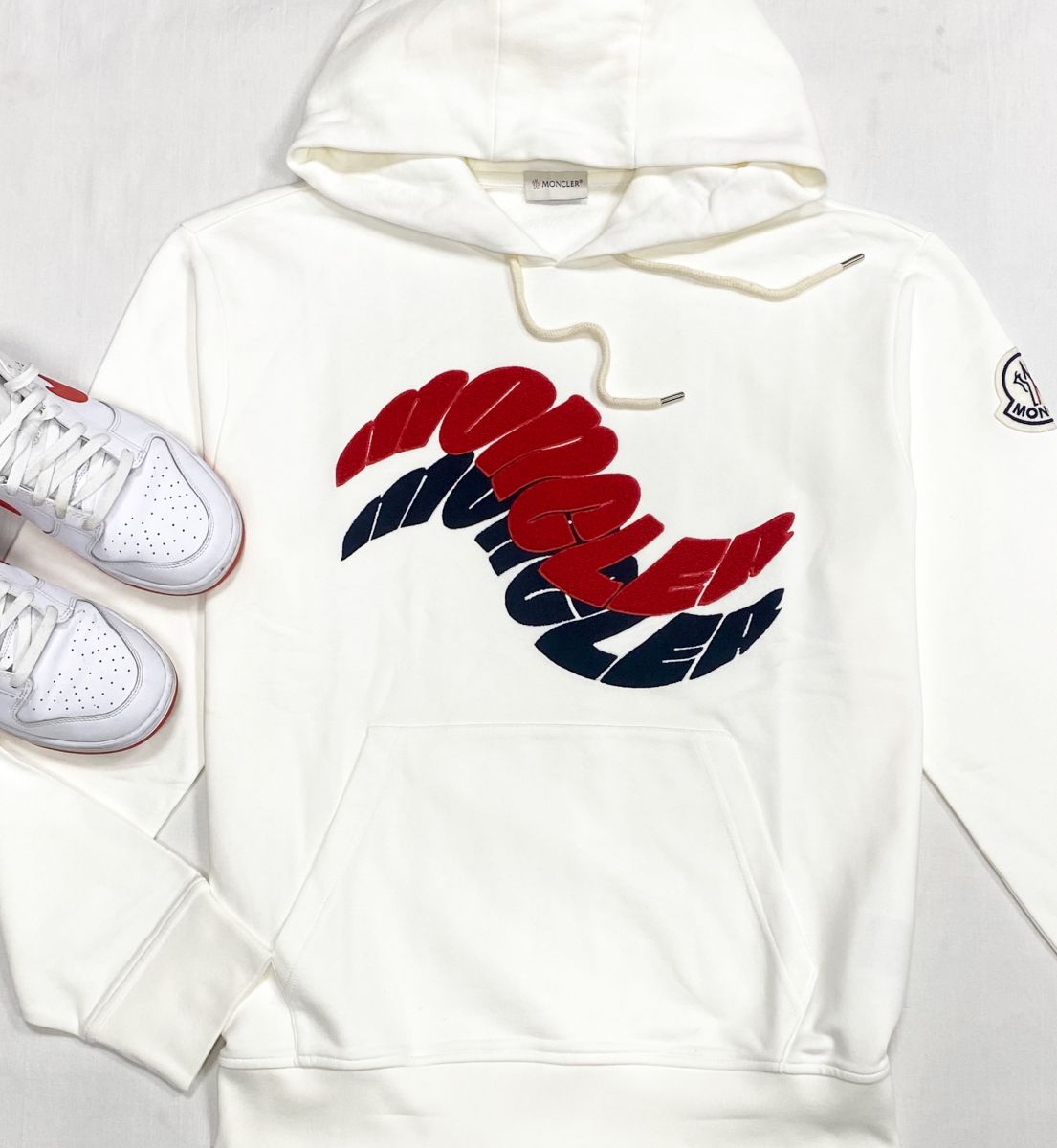 #mechtamen Толстовка Moncler размер XXL цена 15 655 руб
Кроссовки Nike размер 43 цена 6 262 руб