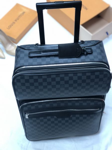 Чемодан Louis Vuitton 