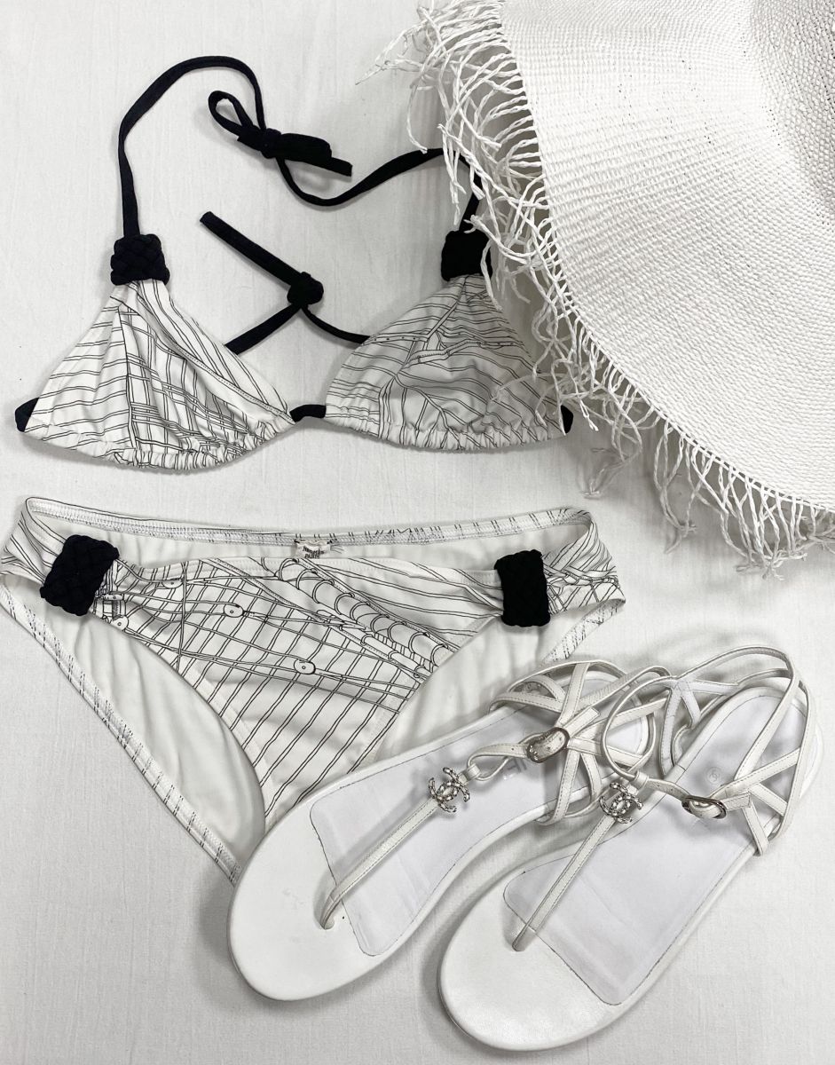 Купальник Hermès размер 38 цена 15 655 рубШляпа Jacquemus цена 21 917 руб Босоножки Chanel размер 39.5 цена 15 655 руб