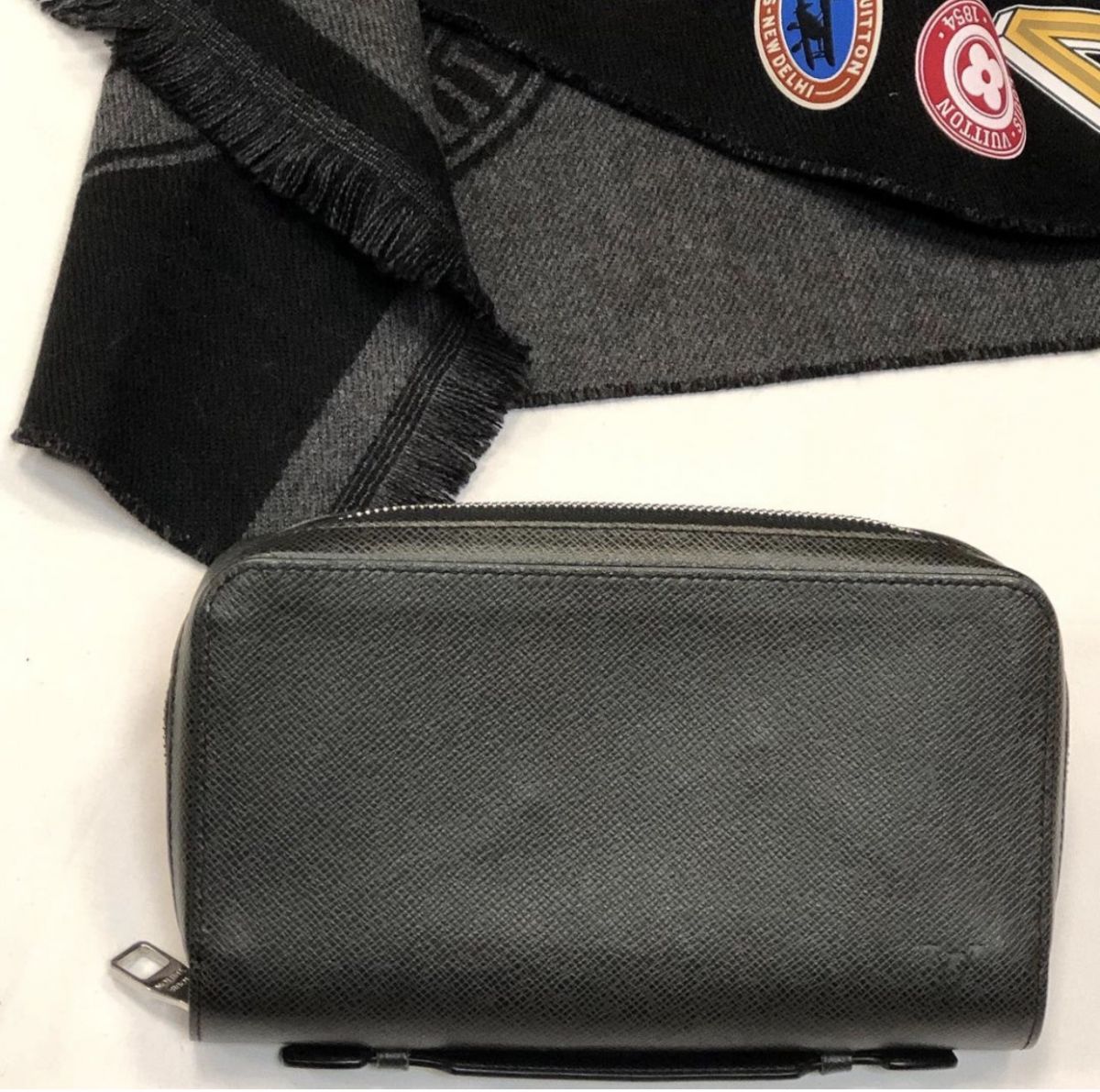Портмоне Louis Vuitton цена 24 616 руб